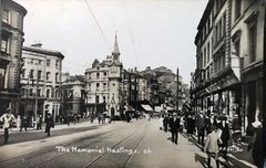 Robertson-Street-and-Memorial.-1911.